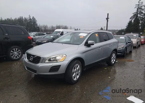 2013 Volvo Xc60 3.2 Platinum z USA, uszkodzony, nr VIN YV4952DL9D2428441